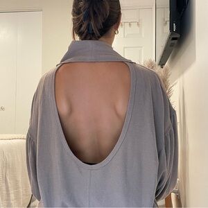 FREE PEOPLE BACK CUTOUT SWEATER 🗝️